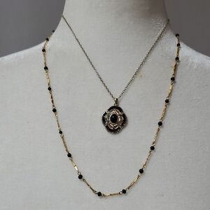 Chic Gold and Black Floral Pendant Necklace
